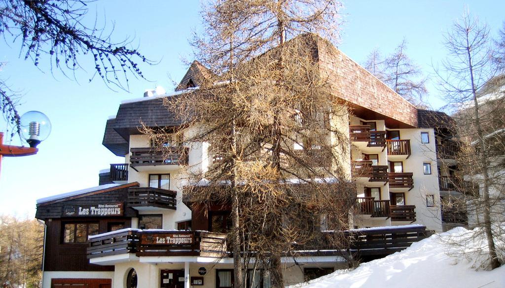 Hotel Les Trappeurs Les Orres Eksteriør billede